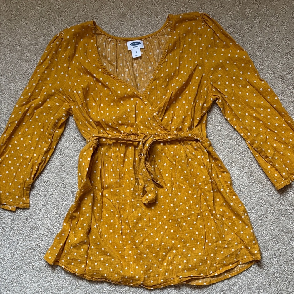 Old Navy XS maternity mustard polka dot wrap blouse